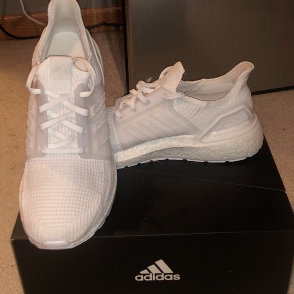 Size 10.5 Adidas ultra boost 19 - Picture 1 of 3